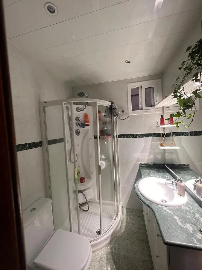 Room Familiar Sants Barcelona Bed and breakfast